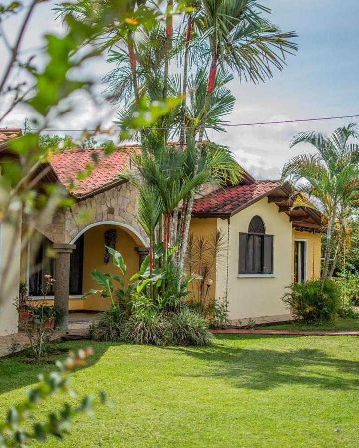 Linda Casa De Verano Con Amplias Zonas Verdes San Isidro De El General Dış mekan fotoğraf