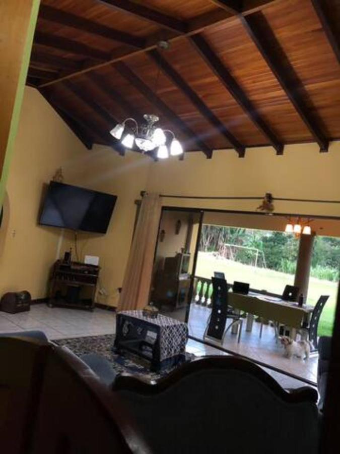 Linda Casa De Verano Con Amplias Zonas Verdes San Isidro De El General Dış mekan fotoğraf