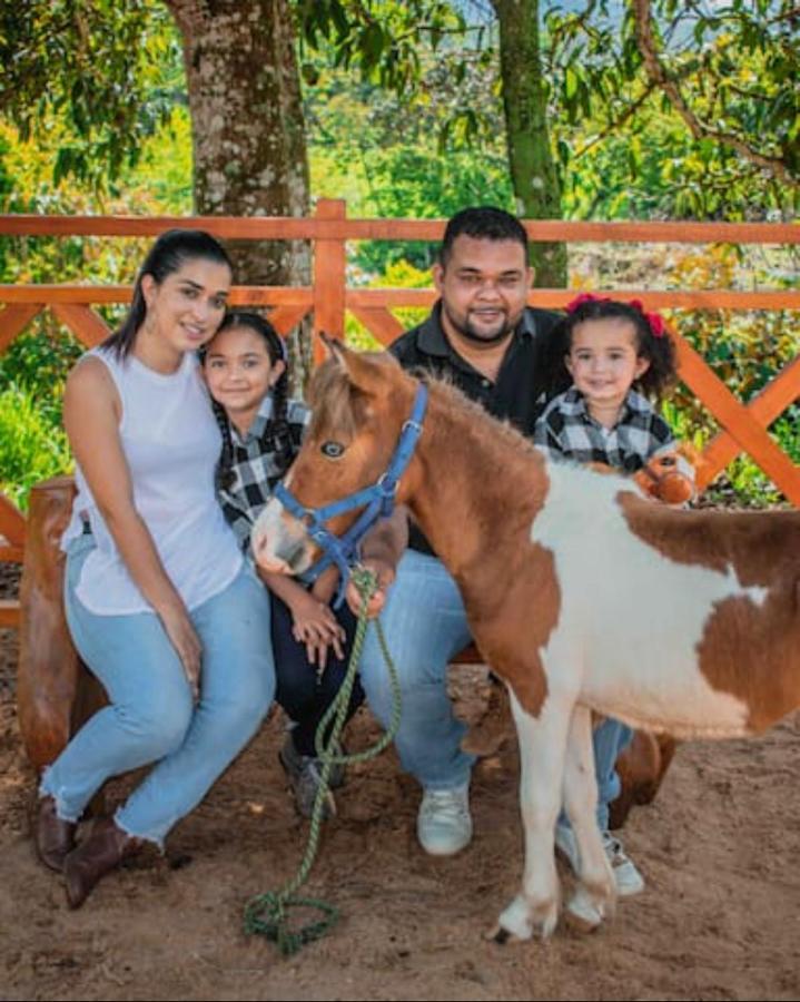 Linda Casa De Verano Con Amplias Zonas Verdes San Isidro De El General Dış mekan fotoğraf