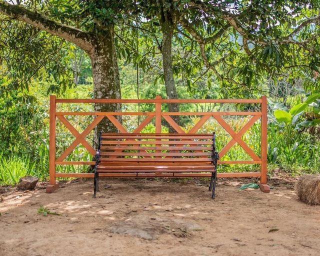 Linda Casa De Verano Con Amplias Zonas Verdes San Isidro De El General Dış mekan fotoğraf